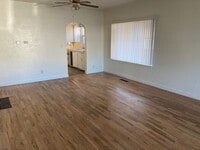 Building Photo - Great location, 2 bedroom, 1 bath home for rent