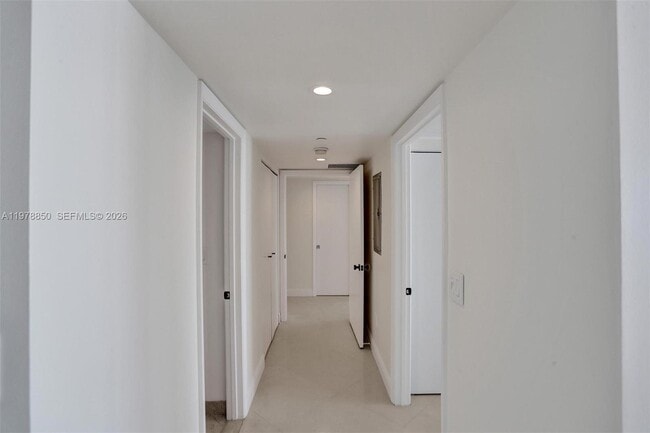 Building Photo - 6917 Collins Ave