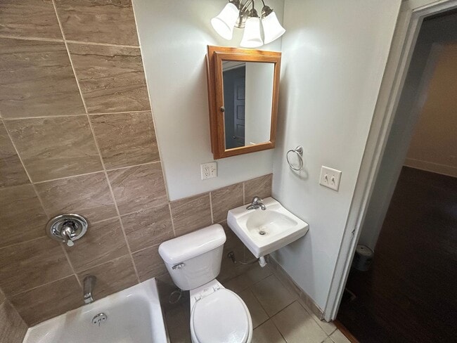 Building Photo - 2bed/1bath Single Family Home For Rent in ...