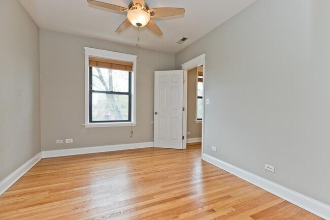 Primary Photo - 2 bedroom in Chicago IL 60618