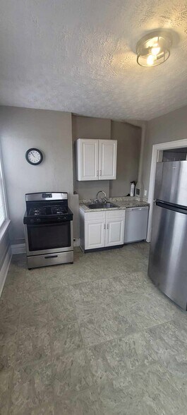 Kitchen with Dishwasher - 2212 Indianola Ave