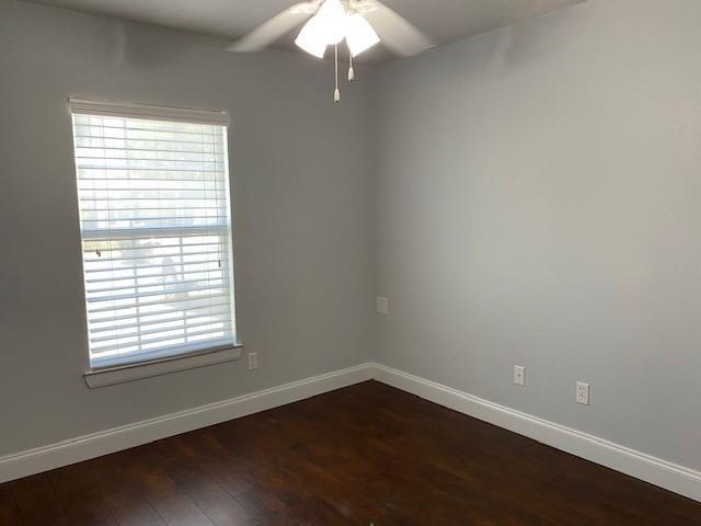 Building Photo - 1716 Red Oak Ct