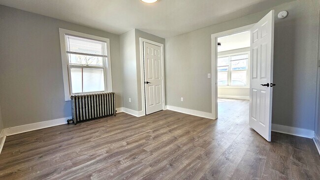 Building Photo - 43-47-47 Willow St