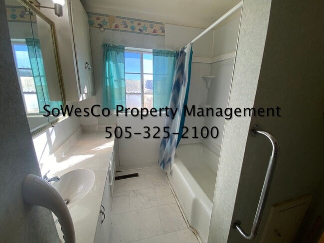 Building Photo - Three Bedroom, 2 Bathroom Residential Rental