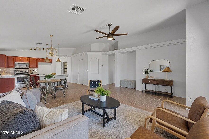 Building Photo - 2148 N Santiana Pl