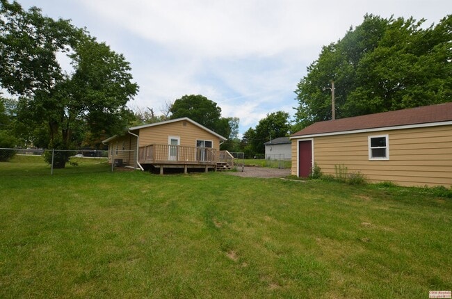 Building Photo - Cute DSM Ranch Home