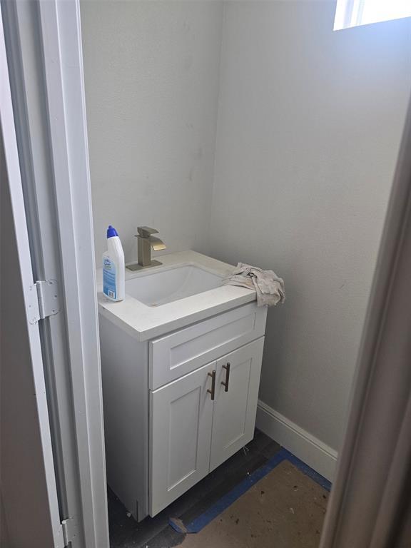Building Photo - 2207 Des Chaumes St