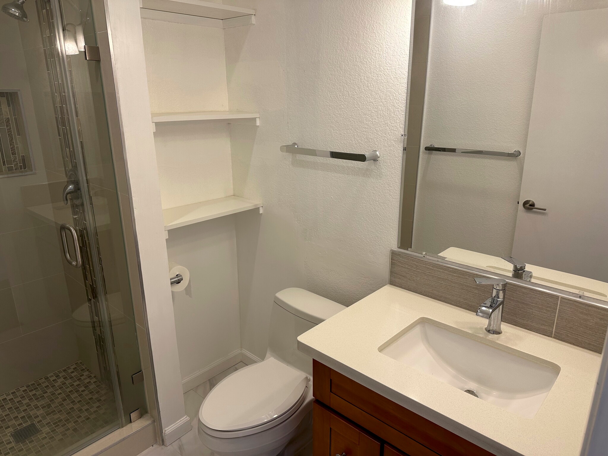 bathroom 1 - 43 E Court Ln