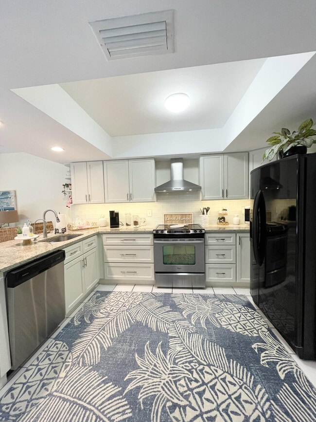 Building Photo - 266 NE Wavecrest Way