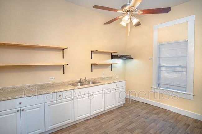 Building Photo - 125 Southolme Ave