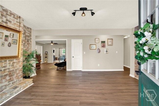 Building Photo - 299 Kennington Dr