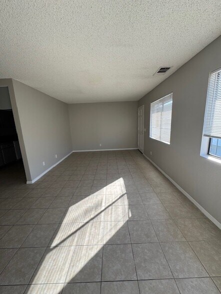 Building Photo - 5542 Orange Ave