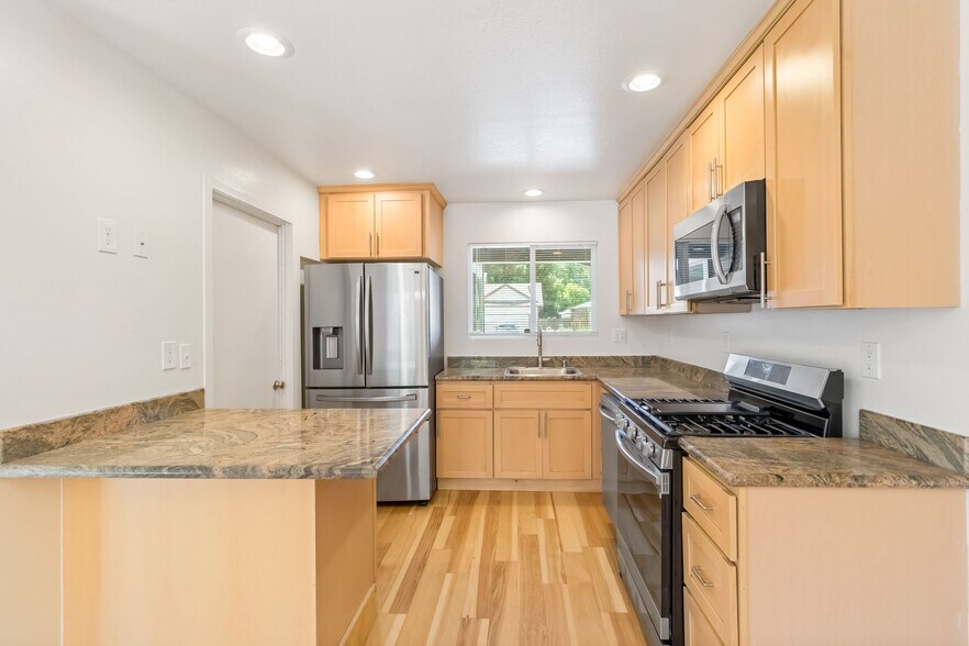 Building Photo - 1020 Stimel Dr