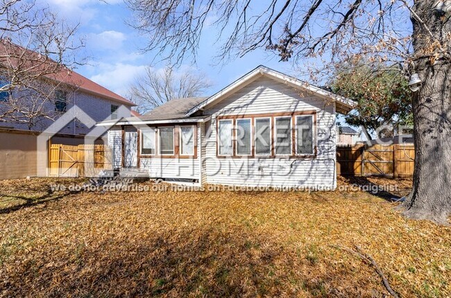 Building Photo - 312 Maple St