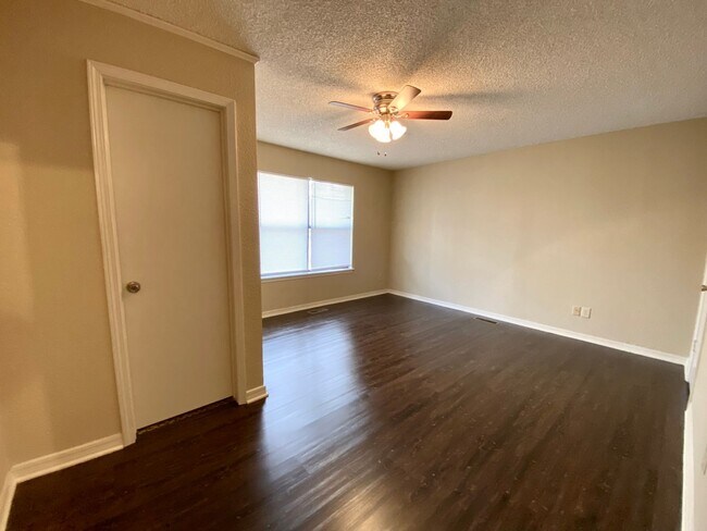 Building Photo - Comfort and Convenience in the Heart of Jenks