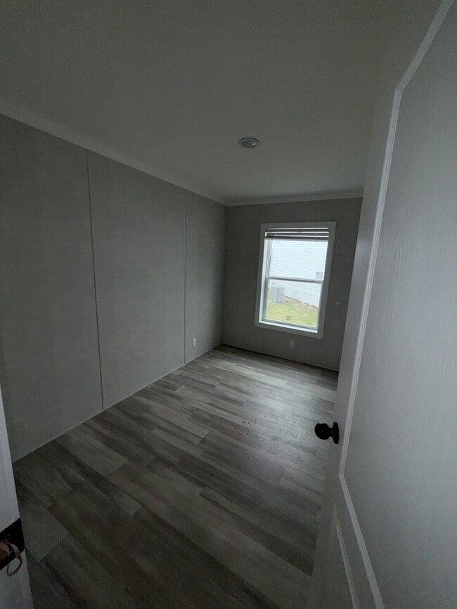 Building Photo - 430 N Crotty Ln