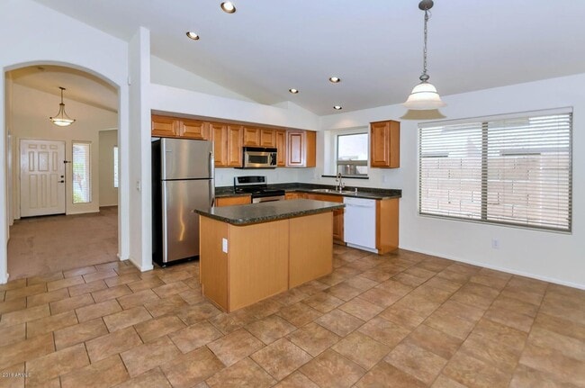 Building Photo - Gorgeous 4 Bed Single Level Norterra Home