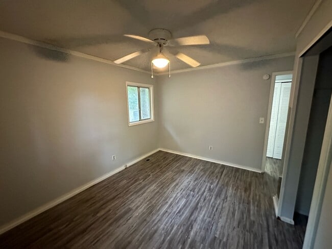 Building Photo - 920 Timberline Dr