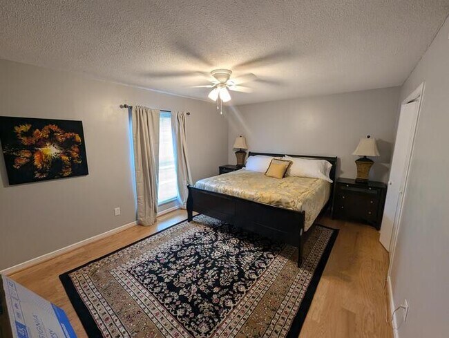 Building Photo - Furnished rental Forest Acres