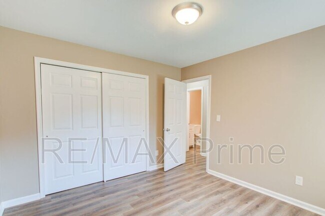 Building Photo - 4601 Hardy Dr