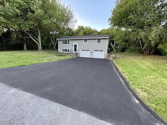 Building Photo - A great opportunity to enjoy coastal living in a peaceful setting.
