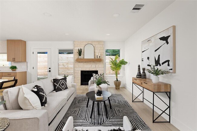 Building Photo - 8708 Cretys Cove
