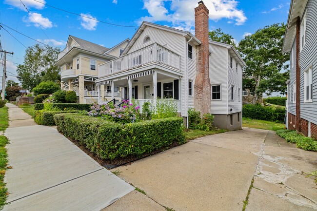 Building Photo - 1174 Ocean Ave