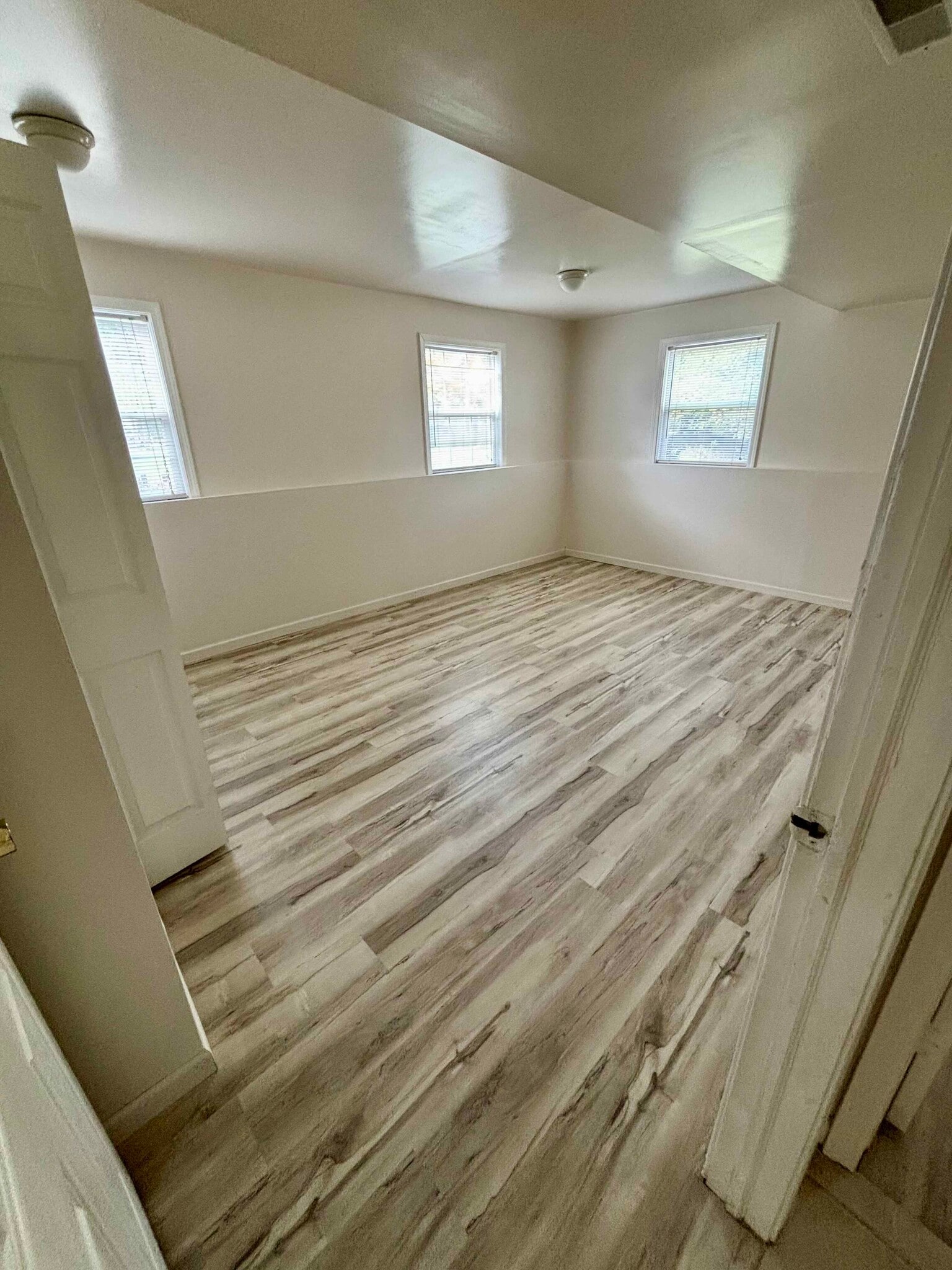 Building Photo - 4438 Morningside Dr SE