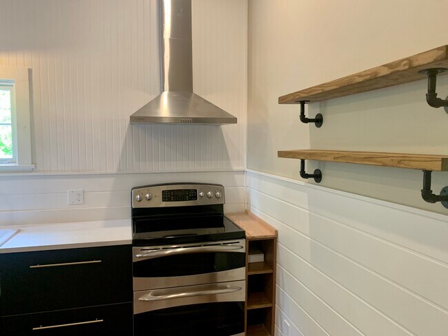 Building Photo - 1701 W Doe Run Rd