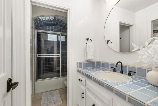 Building Photo - 7401 Luna De Oro