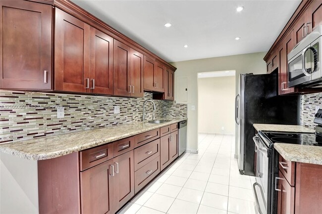 Building Photo - 2215 NW 45th Ave