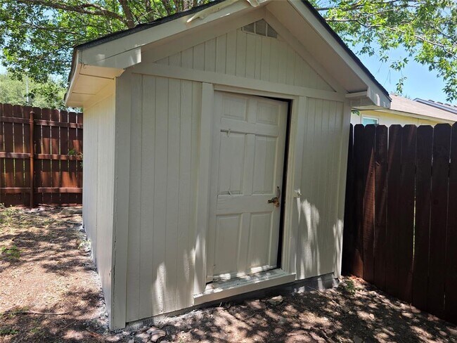 Building Photo - 11602 Maybach Dr