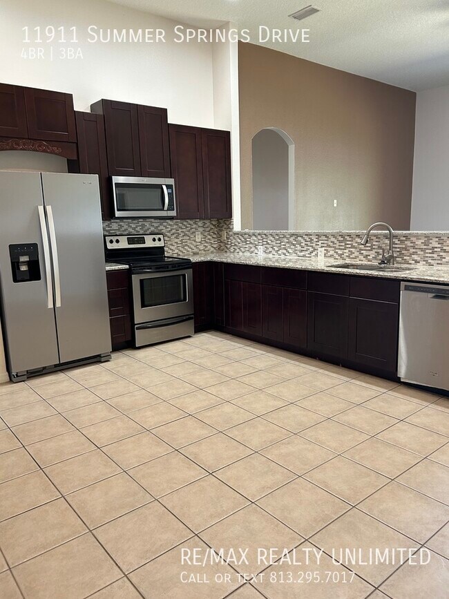 Building Photo - 11911 Summer Springs Dr