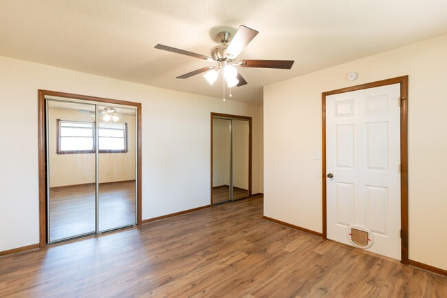 Building Photo - 2701 Poppy Way