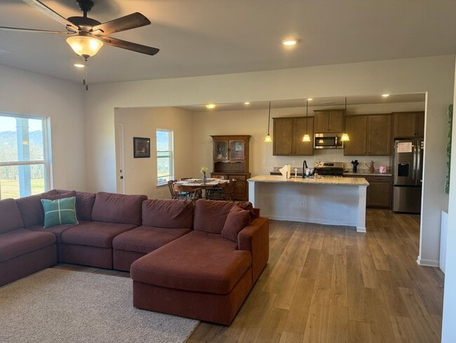 Building Photo - Ooltewah-Harbour Chase Community