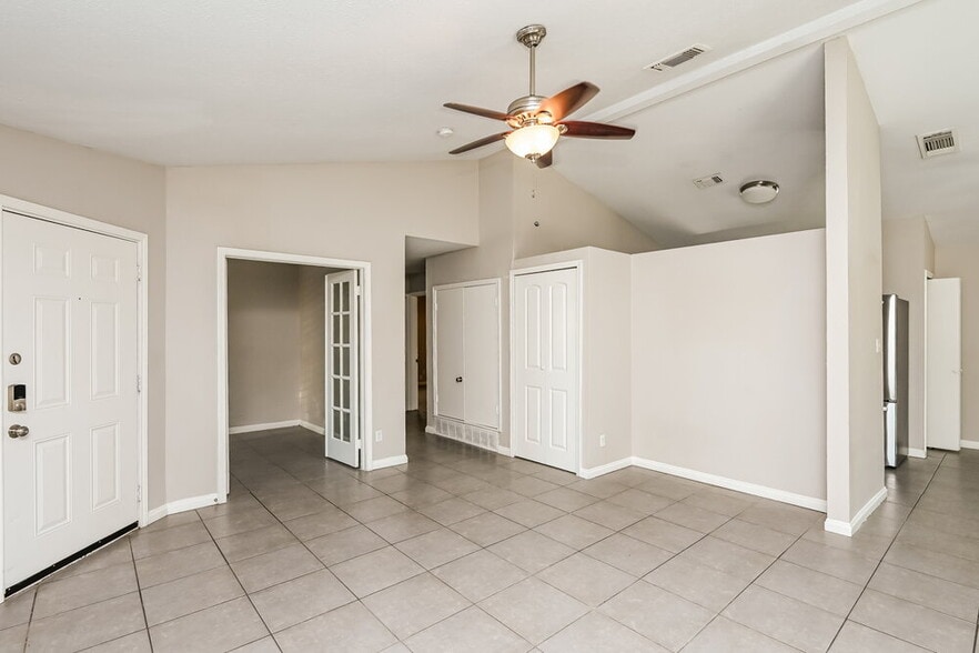 Building Photo - 2811 Galemeadow Dr