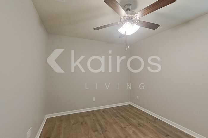 Building Photo - 413 Mango Dr