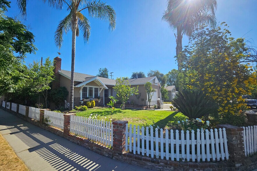 Building Photo - 22957 Stagg St