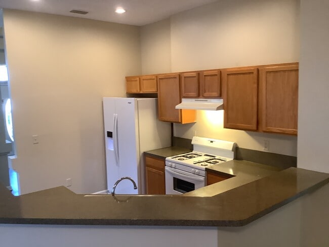 Building Photo - 3268 Volley Dr