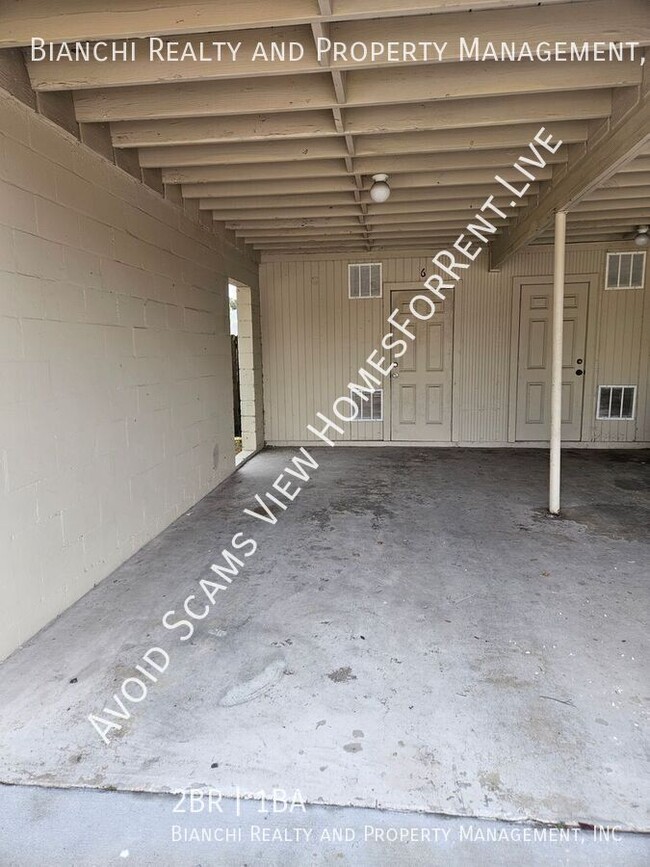 Building Photo - 2 Bedroom Unit in St Pete