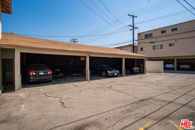 Building Photo - 1124 San Rafael Ave