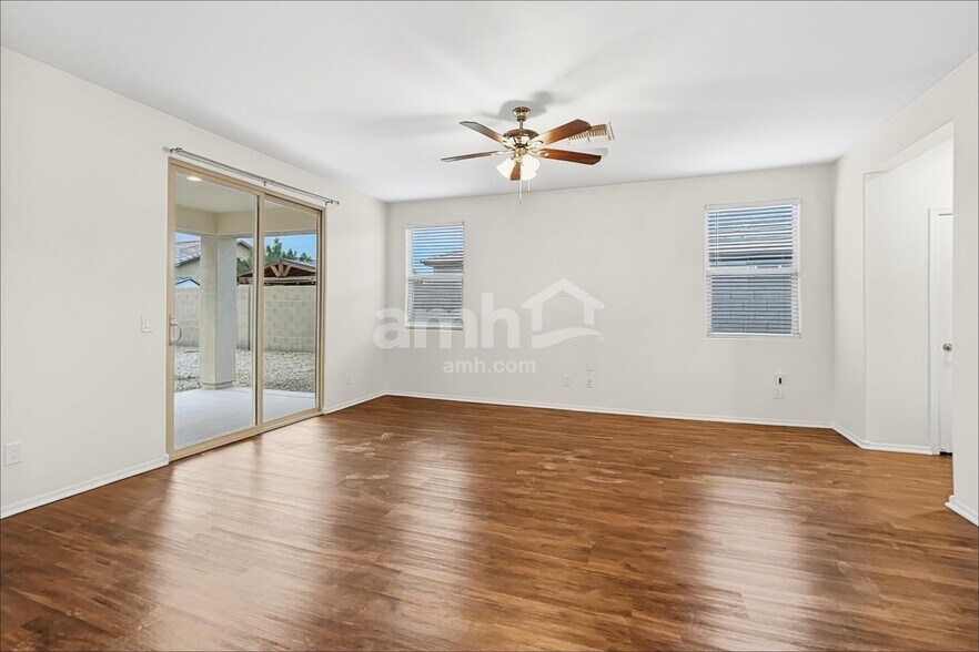Building Photo - 1688 E Primavera Way