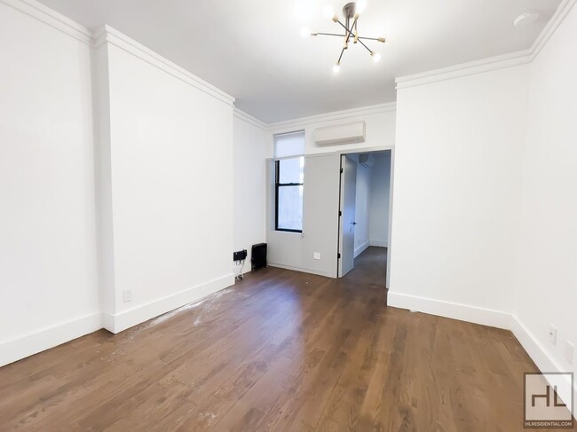 Building Photo - Carrol Gardens / Amazing Spacious 2-Bed 1-...