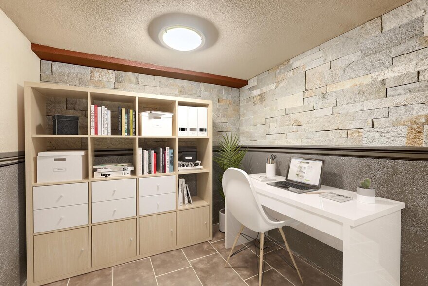 Building Photo - Spectacular Mayfair home with great backyard entertaining