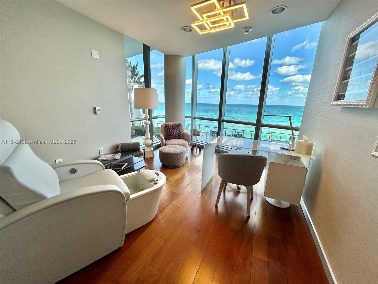 Building Photo - 17121 Collins Ave