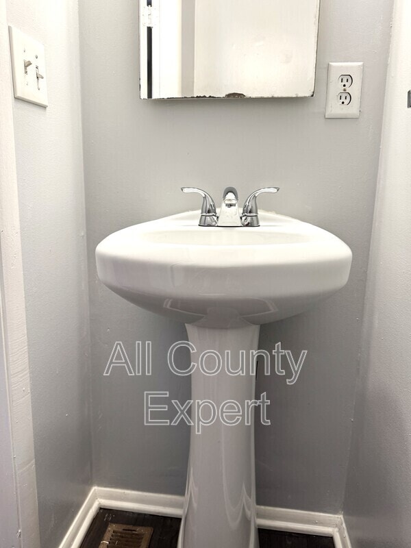 Building Photo - 862 Regal Path Ln