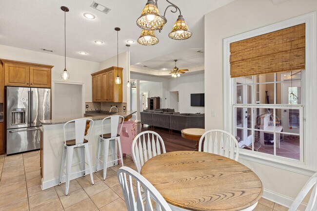 Building Photo - 2899 Chanterelle Cove