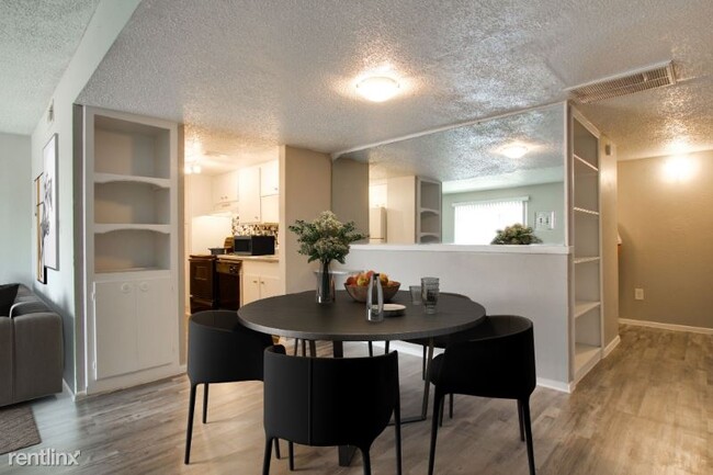 Building Photo - 1 br, 1 bath Apartment - 1012 W Arkansas Ln