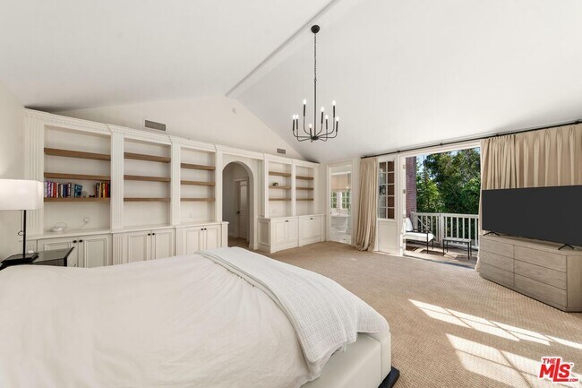 Building Photo - 515 S Westgate Ave