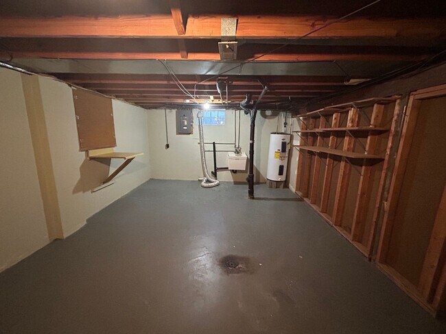 Building Photo - 3 Bedroom 2 Bath Ranch Style Home in Forest Park